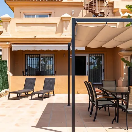 Bonita En Esquina Ferienhaus Estepona