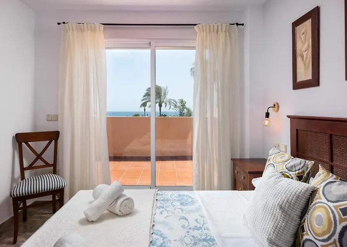 Bonita En Esquina Estepona