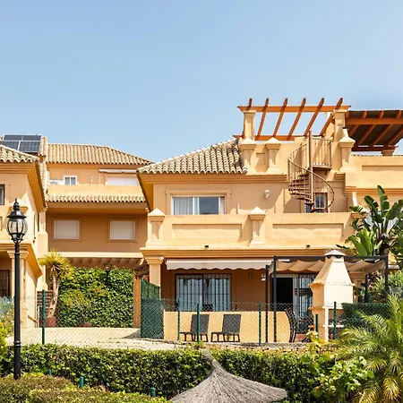 Bonita En Esquina Estepona