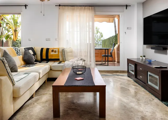 Bonita En Esquina * 에스테포나