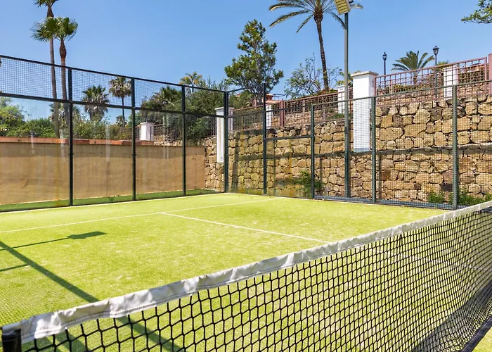 Bonita En Esquina Nyaraló